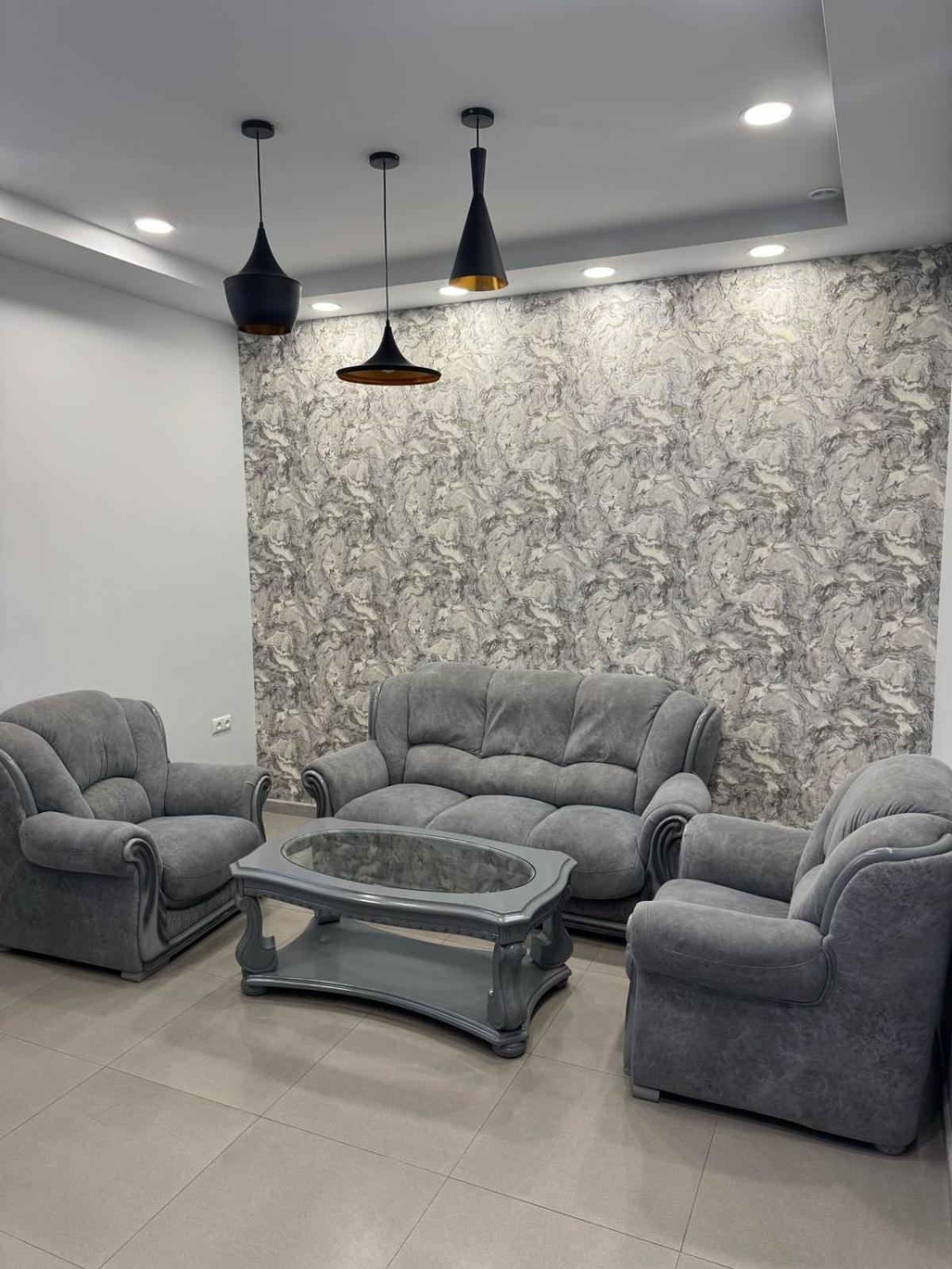 Hotel Lux Plaza à P'arak'ar Extérieur photo