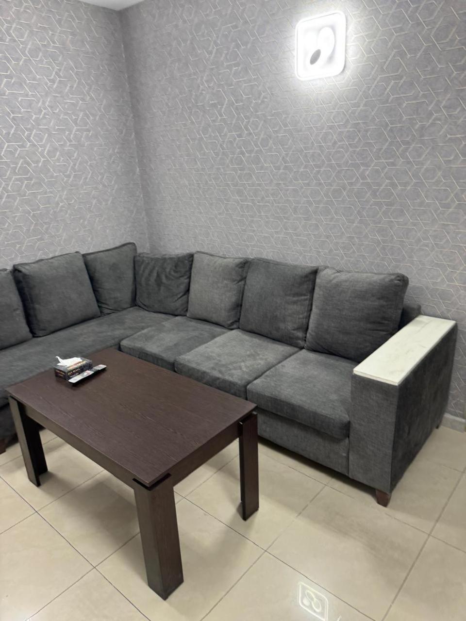 Hotel Lux Plaza à P'arak'ar Extérieur photo